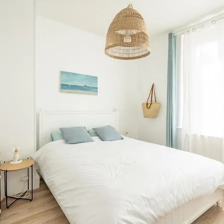 Holiday home Paisible Maison Et Jardin A Proximite Des Remparts