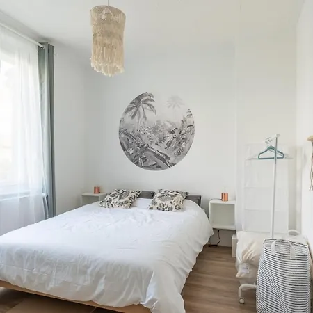 Holiday home Paisible Maison Et Jardin A Proximite Des Remparts *